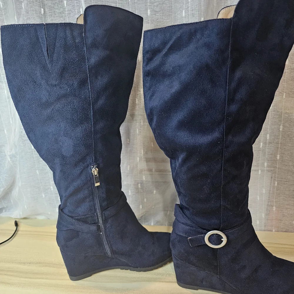 Elegant Navy Knee-High Women's Boots - Picture 3 of 8